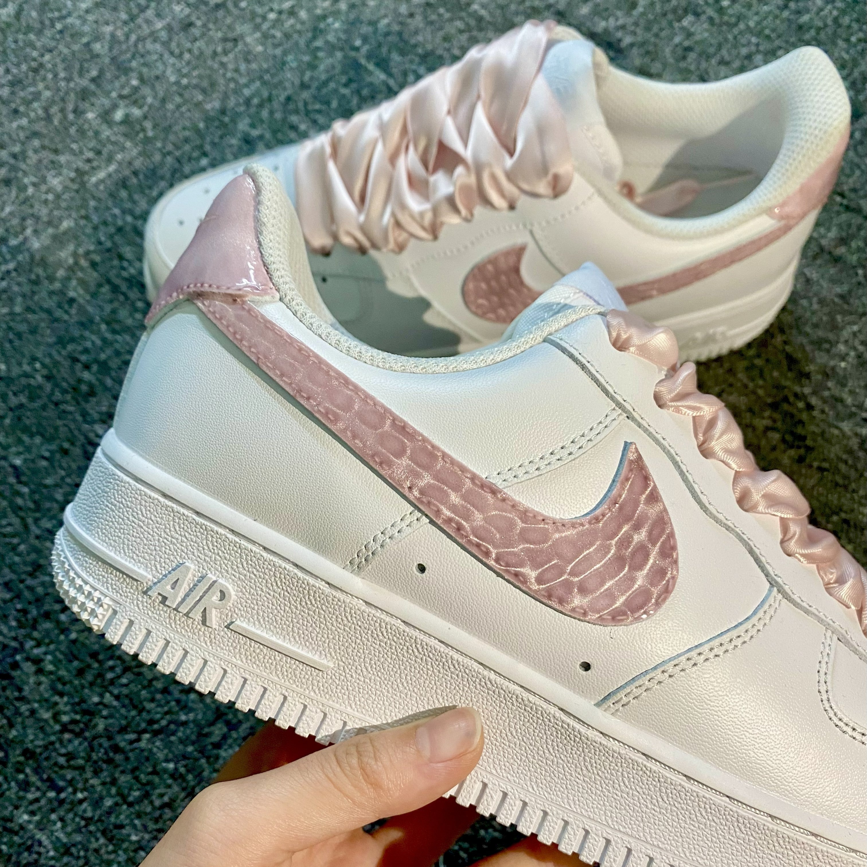 Custom Air Force 1 White With Cat's Eye Baby Pink Croc - print