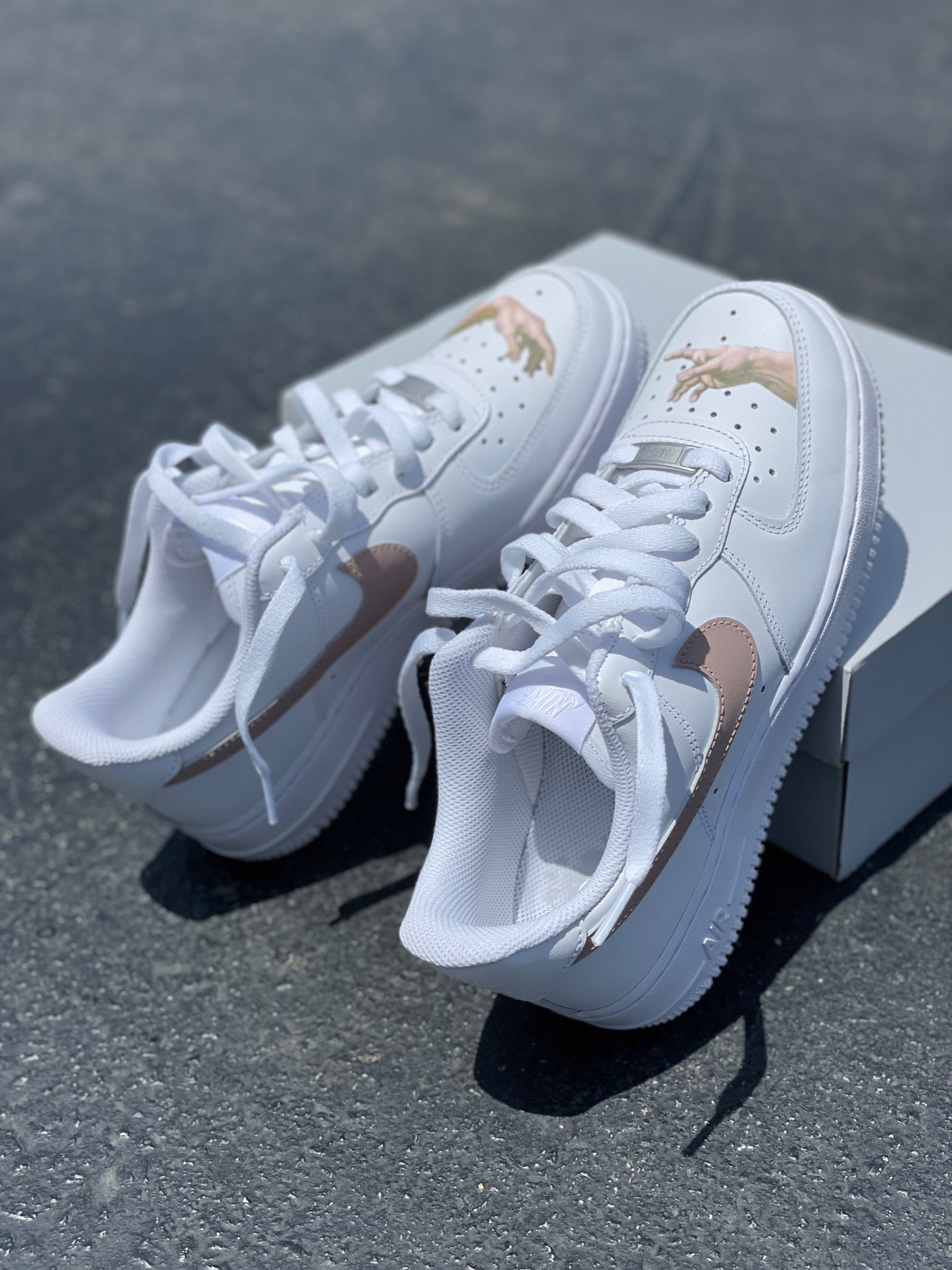 Custom Air Force 1 White With HAnd - painting Design