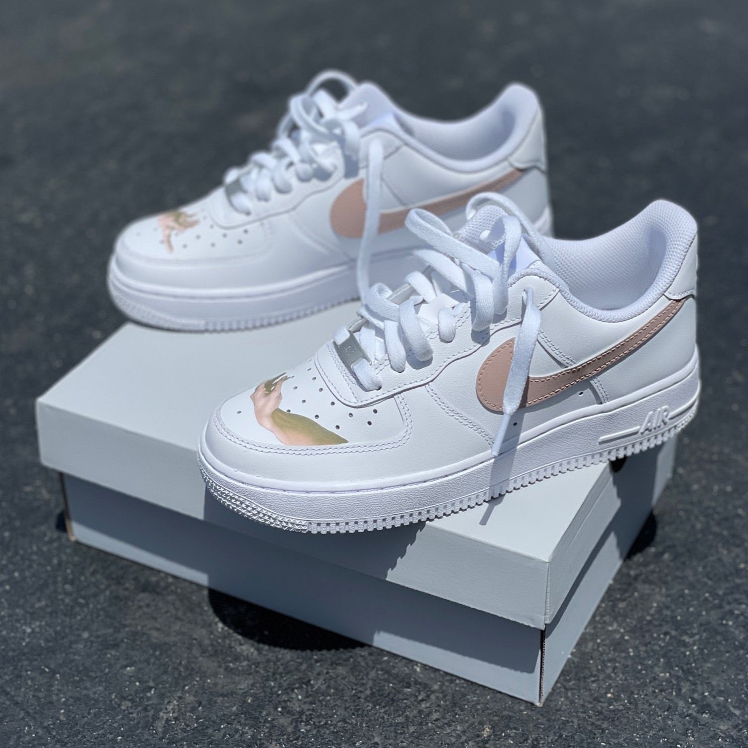 Custom Air Force 1 White With HAnd - painting Design