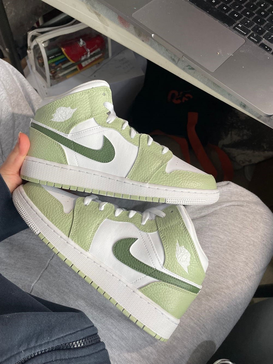 Sage Green Custom Air Jordan 1 – unitecustom